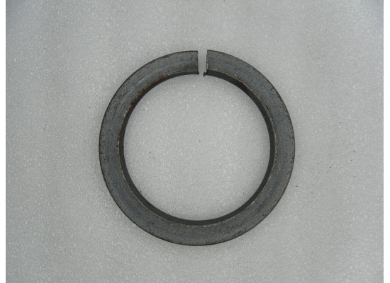 Кільце коване металеве д-90 мм (база 10*10 мм)-1
